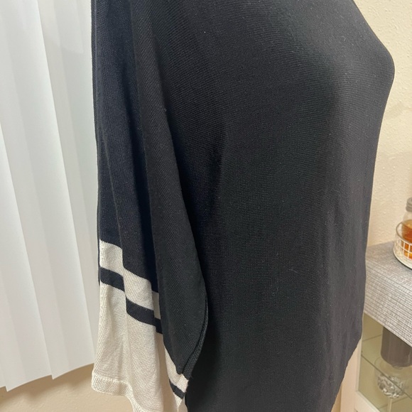 EILEEN FISHER blouse sweater size S/M. - Picture 2 of 13